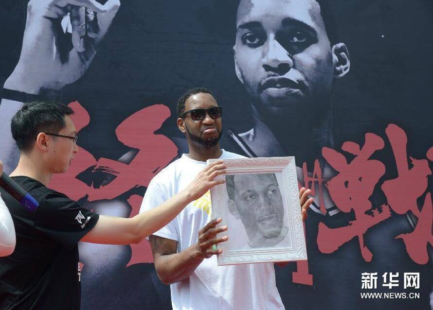 皇冠体育首页-麦迪能顶替科比？小莫里斯：他不是科比 没那种心态