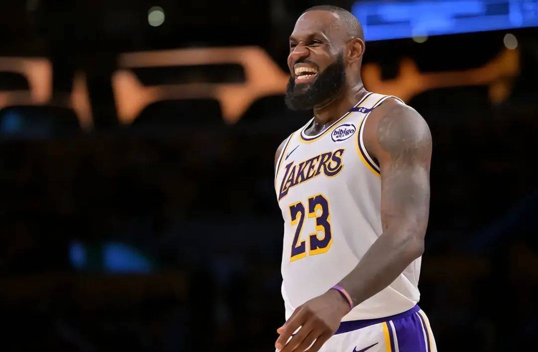 皇冠HG-美媒评本世纪NBA每年最强球员：詹姆斯8次，科比3次
