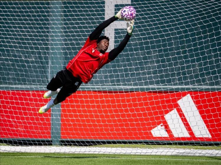 皇冠-天空：塞斯科参加了曼联首训，奥纳纳和齐尔克泽一同伤愈归队训练