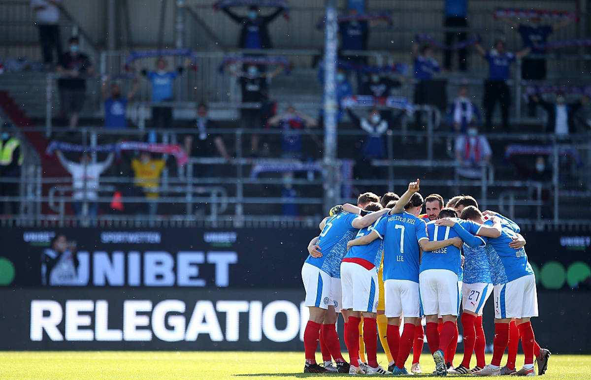 皇冠体育网址-升班马比勒菲尔德迎战降班马荷尔斯泰因基尔，实力碾压对手！