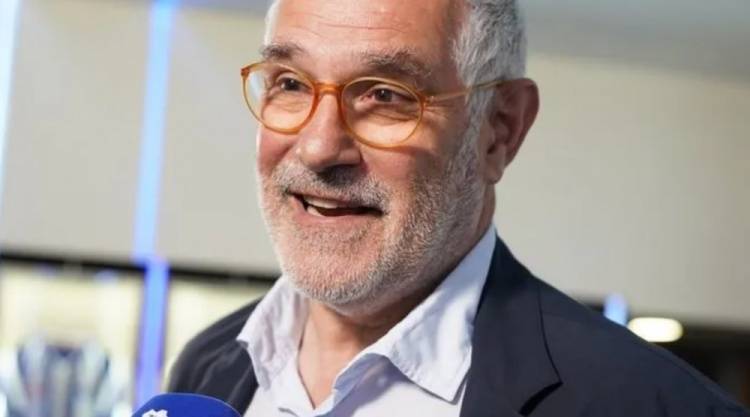 皇冠体育官网-联赛和世俱杯成绩不佳！外媒：波尔图体育总监祖比萨雷塔离任