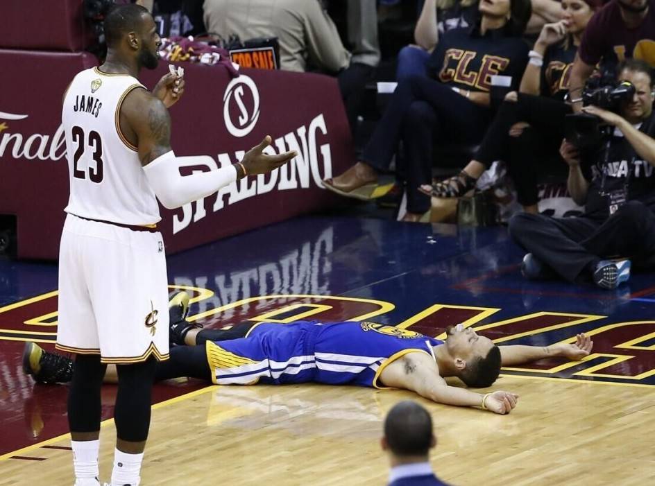 皇冠体育下载-勇士招募詹姆斯十几年！还在追！但一直被詹姆斯拒绝！