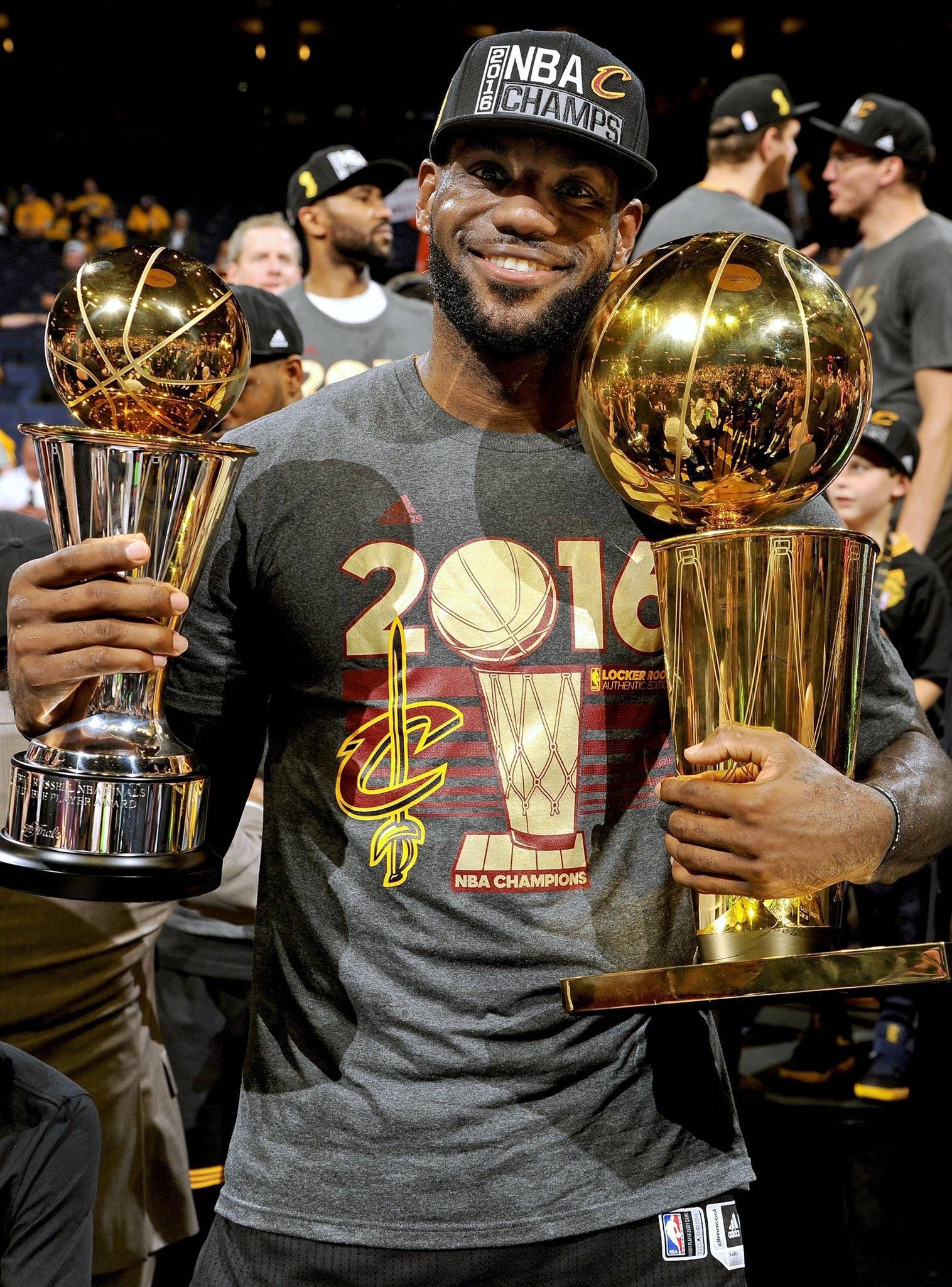 皇冠体育下载-名记：2020年湖人总冠军会被黑只因为詹姆斯带湖人夺冠！