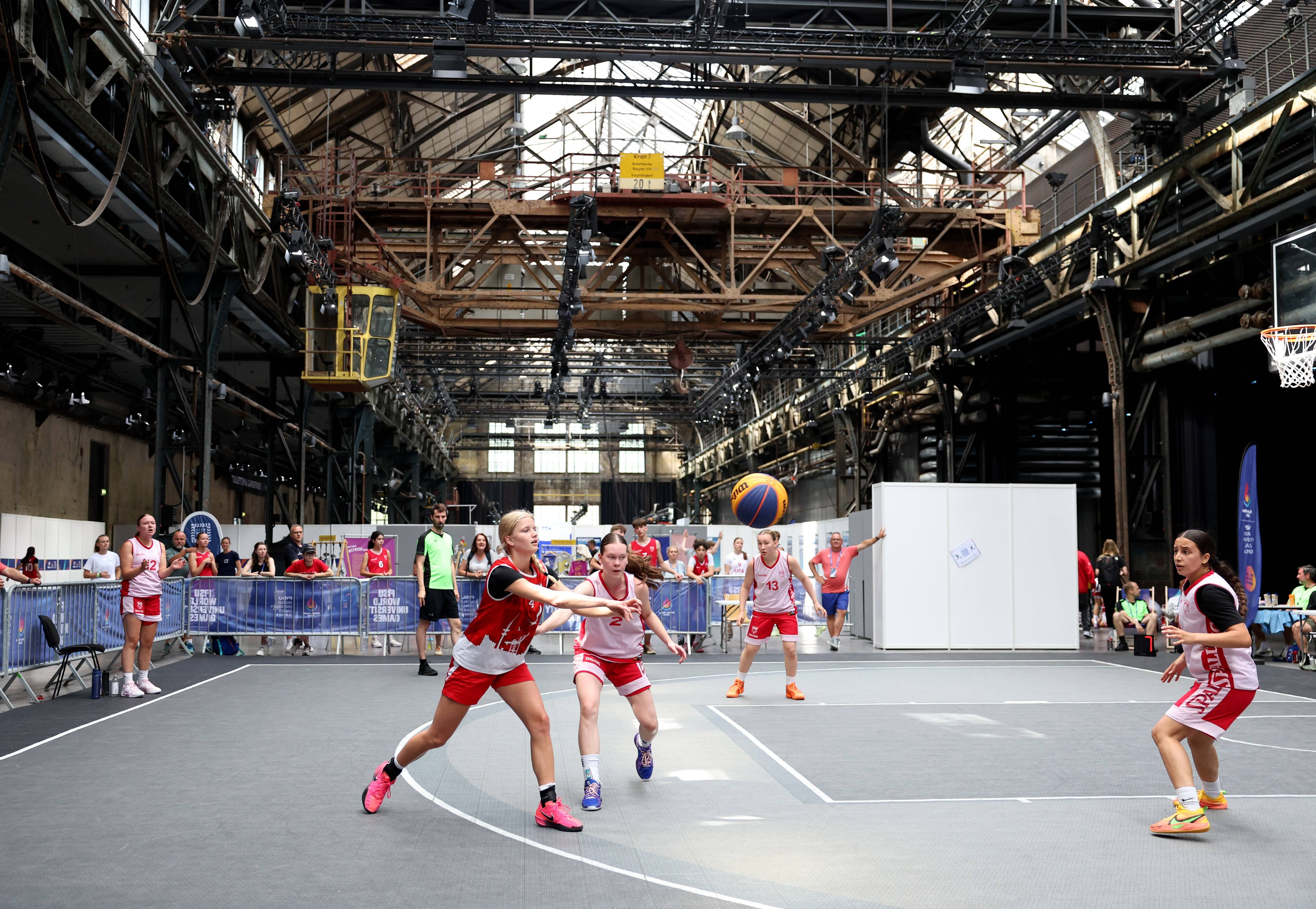 皇冠体育下载-探访莱茵-鲁尔大运会三人篮球比赛场馆——“波鸿世纪厅”