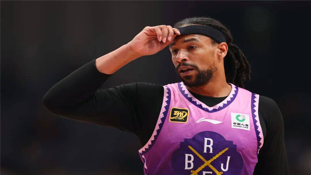 皇冠体育下载-曝NBA发展联盟MVP接近空降CBA，杜锋脸色挂不住，威少或加盟新疆