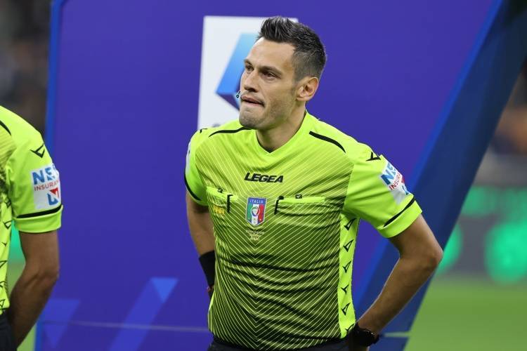 皇冠体育-利物浦vs马竞裁判组：主裁意大利人马里亚尼，四官马尔切纳罗