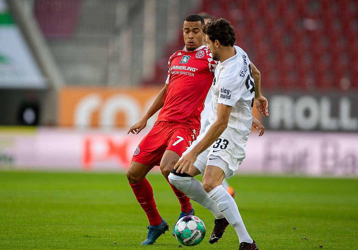 皇冠体育网址-沃尔夫斯堡主场表现不佳，美因茨周中欧会杯逆转成功！