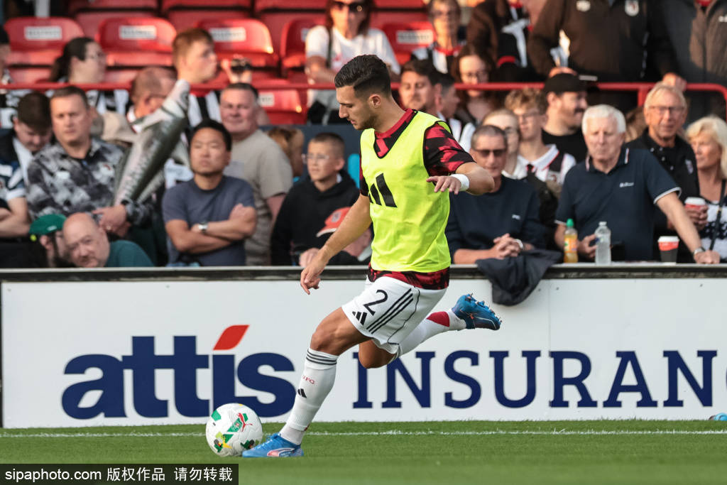 皇冠-曼联惨遭低级别球队淘汰，拜耳勒沃库森火上浇油